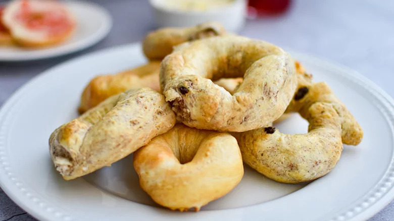 Mini bagels on a plate