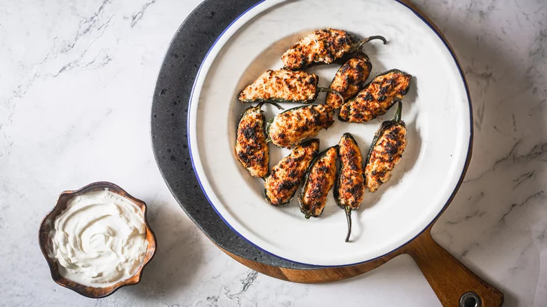 ﻿j﻿alapeño poppers on plate