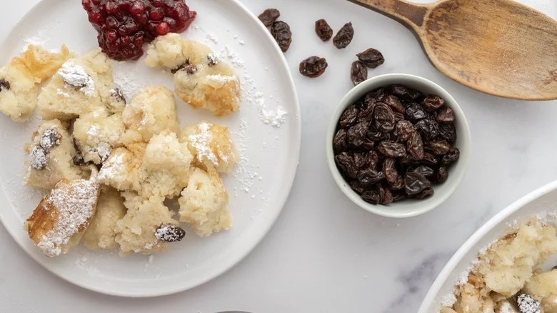 kaiserschmarrn with raisins and spoon