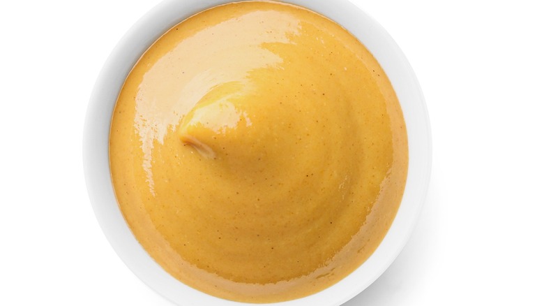 Honey mustard in bowl 