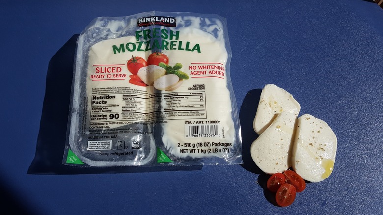 Mozzarella with herbs and tomato