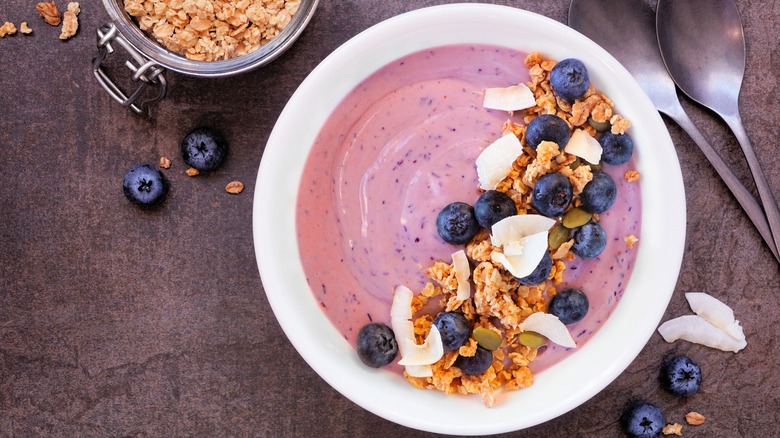 smoothie bowl with granola