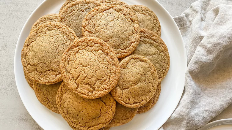 A plate of cookies