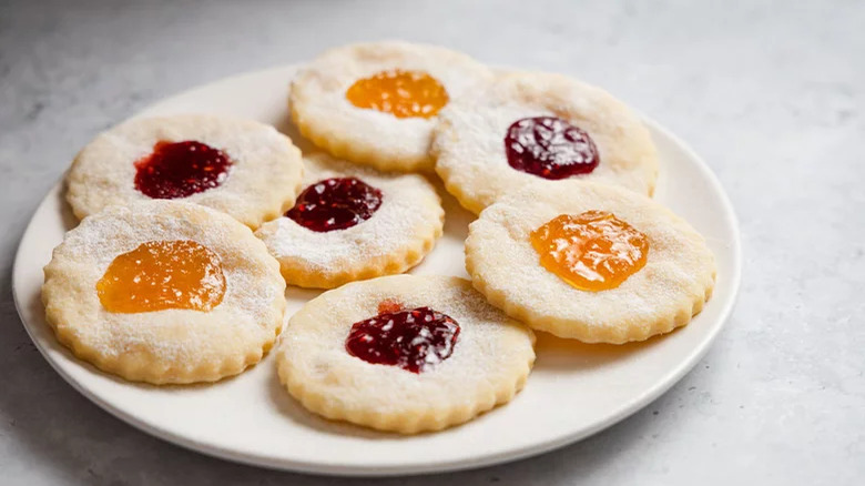 Cookies with fruit jam