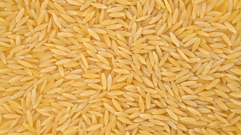 Small rice shaped grains 