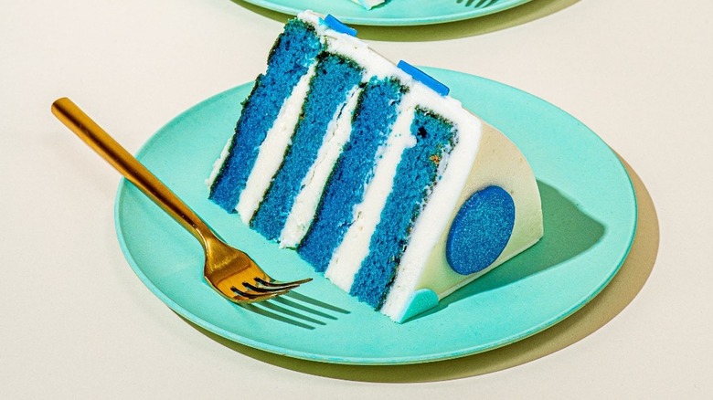 Blue Velvet Cake – Rumbly in my Tumbly