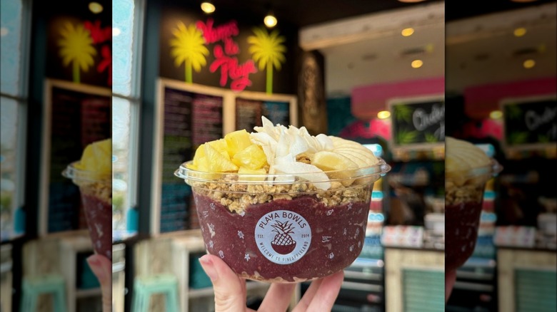 playa bowls acai in store