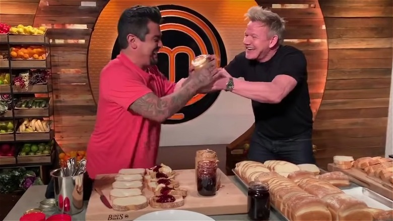 Sánchez and Ramsay tussling with peanut butter