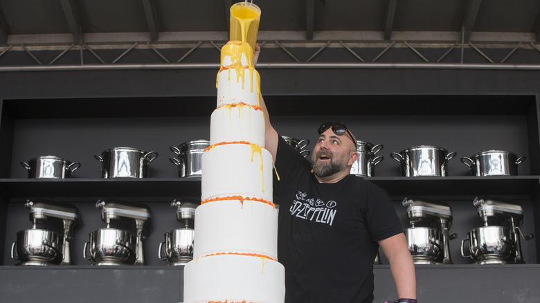 Duff Goldman decorating a cake