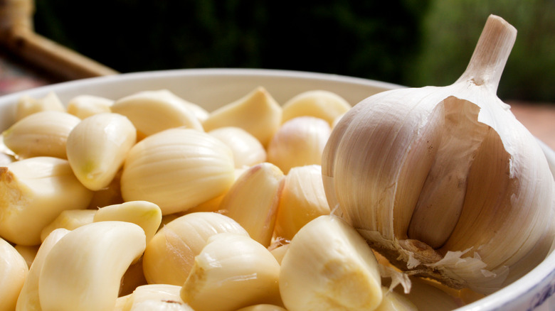 Peeled and whole garlic