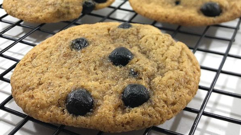 boba cookies on grate