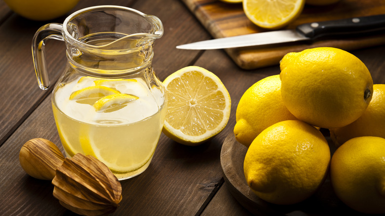 Lemons and lemon water