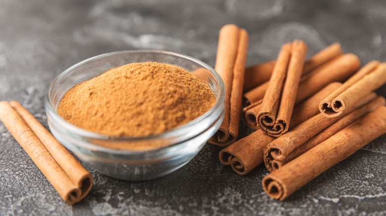 Cinnamon sticks and cinnamon powder