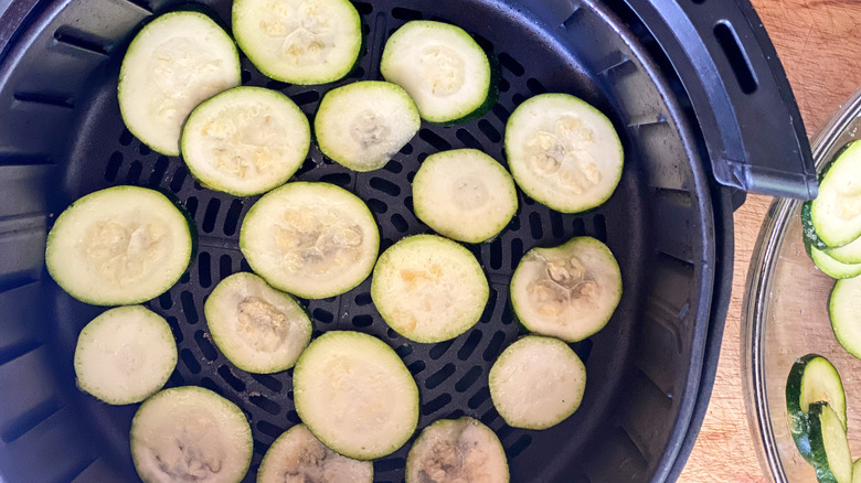 Air fried zucchini chips