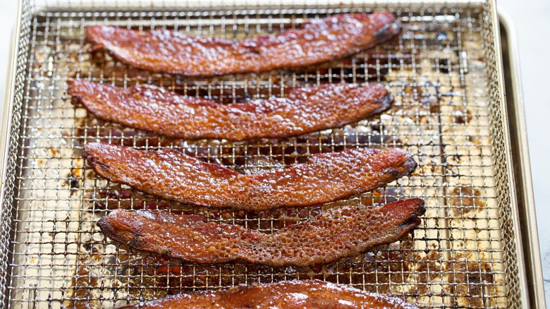 candied bacon on cooling rack 