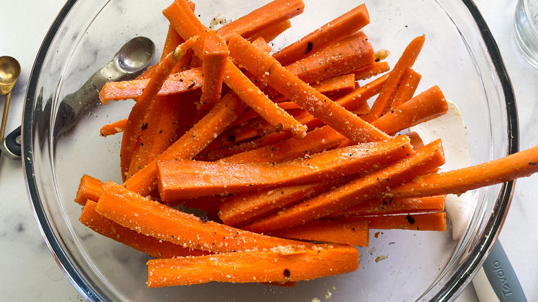 Air Fryer Carrot Fries Recipe carrots in a bowl 