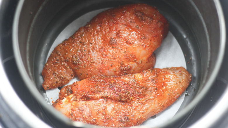 Air fryer chicken breast in air fryer 