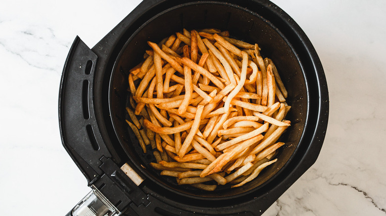 fries in air fryer basket