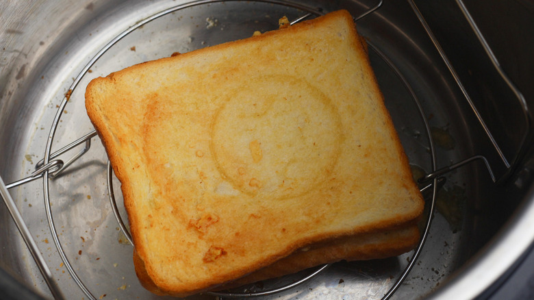 grilled cheese in air fryer