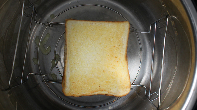 toast in air fryer