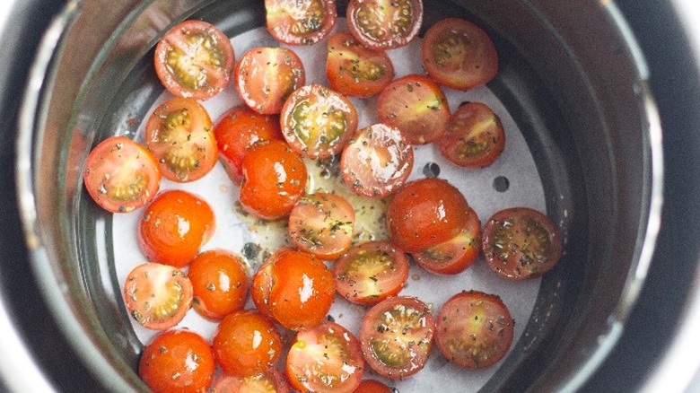 seasoned cherry tomatoes in air fryer