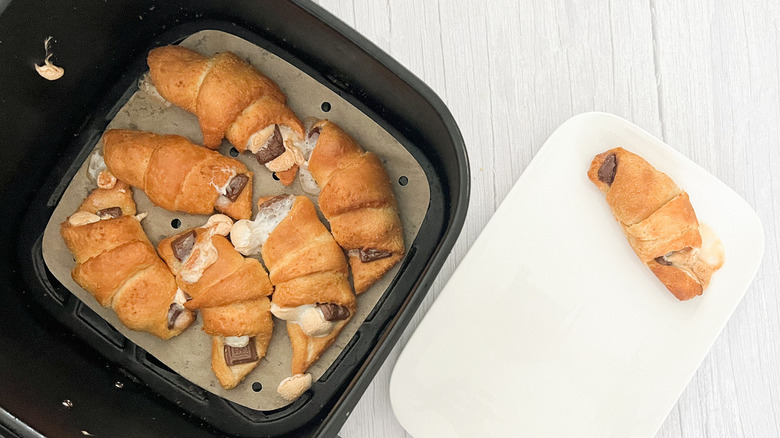 s'mores in air fryer basket