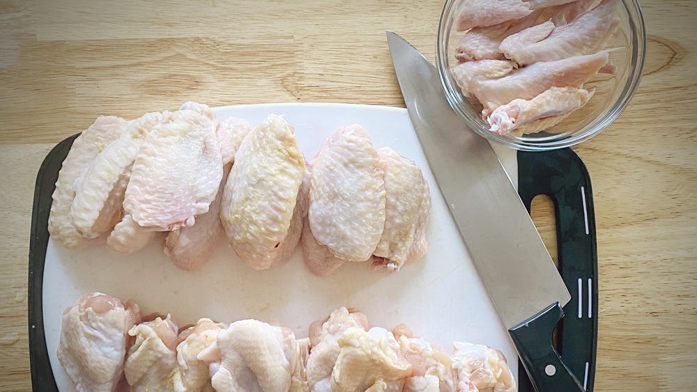 raw chicken to make air fryer sticky chicken wings