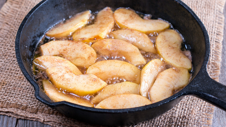 Apples in a frying pan