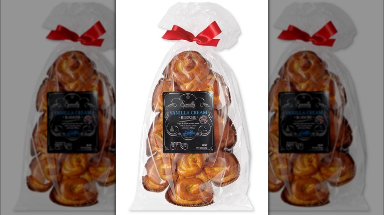 Specially Selected Christmas tree brioche in see-through bag with bow