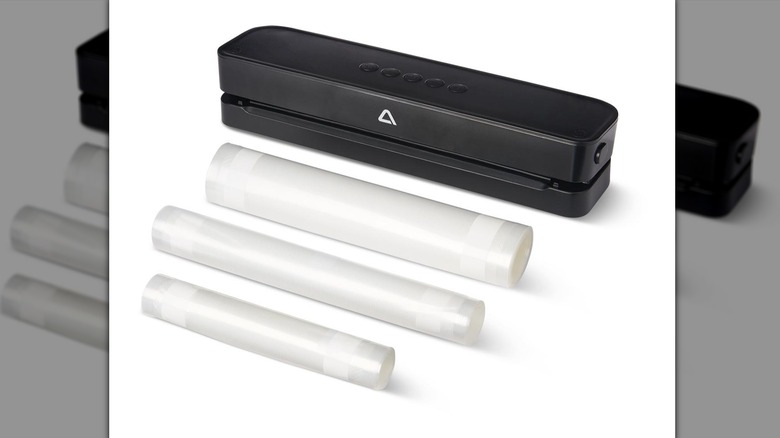 vacuum food sealer with wrap