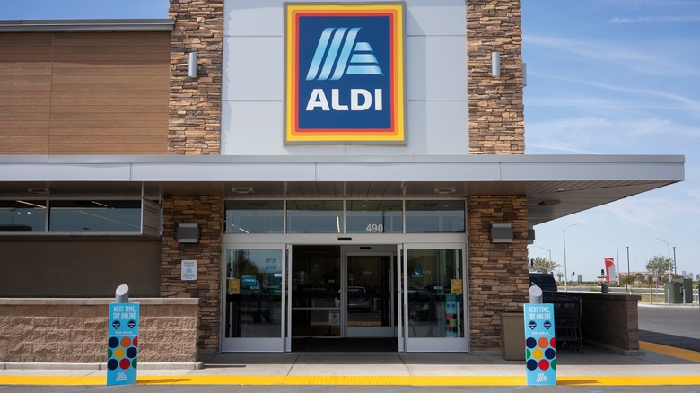 Aldi storefront