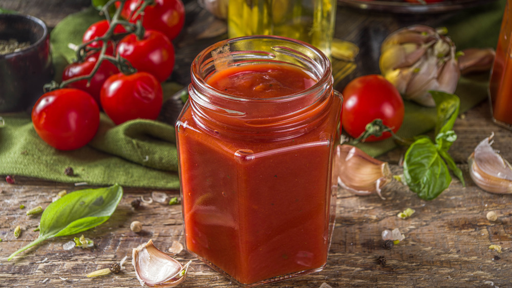 Homemade marinara in a jar