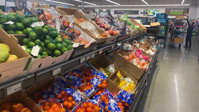 produce aisle at Aldi