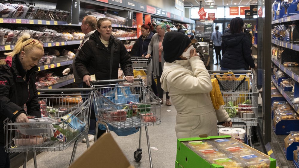 Aldi's Big Decision During The Pandemic Has Everyone Talking