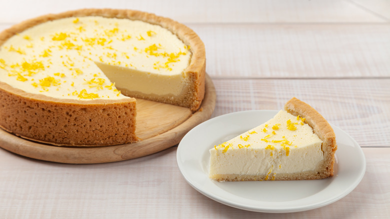 Lemon cheesecake