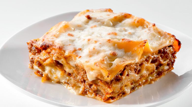 Alex Guarnaschelli Struggled With This Lasagna Ingredient On Alex Vs ...