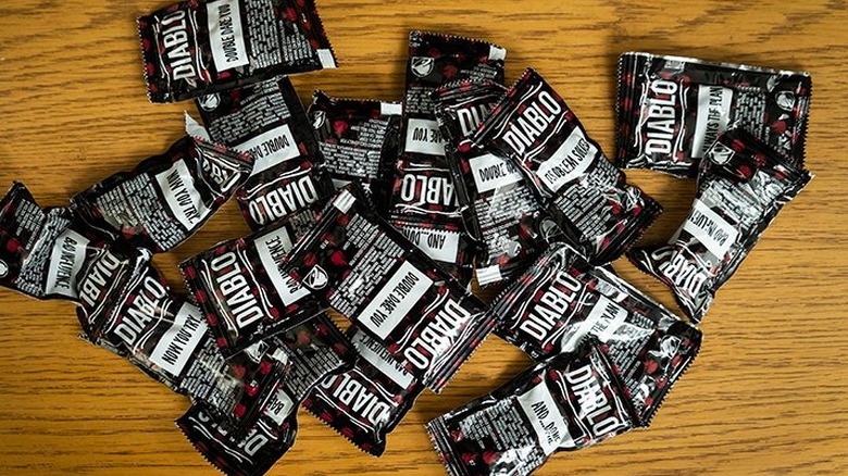 packets of Taco Bell diablo sauce