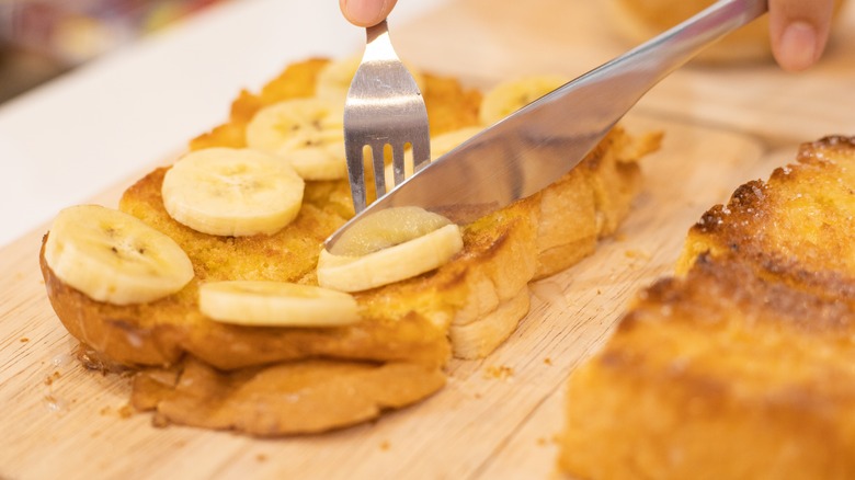 Toast topped with banana