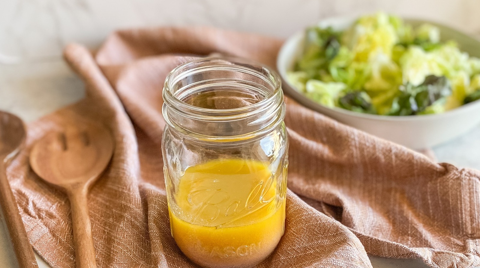 salad dressing with lemon juice and vinegar