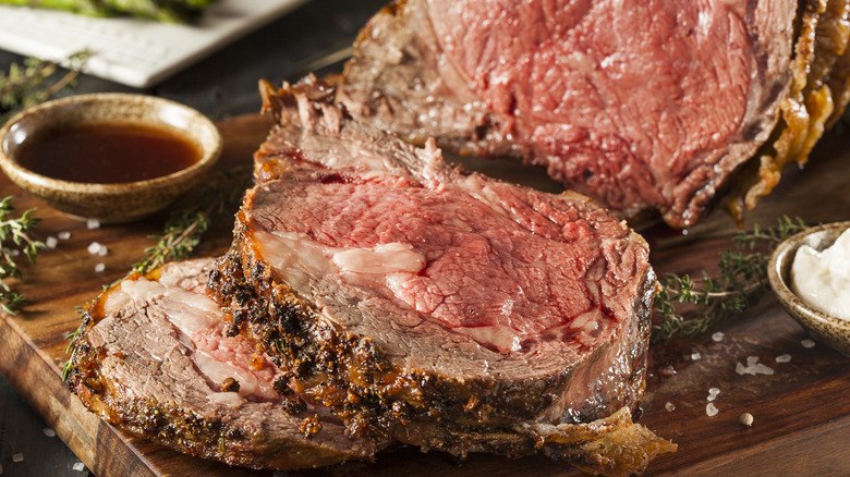 prime rib on cutting board