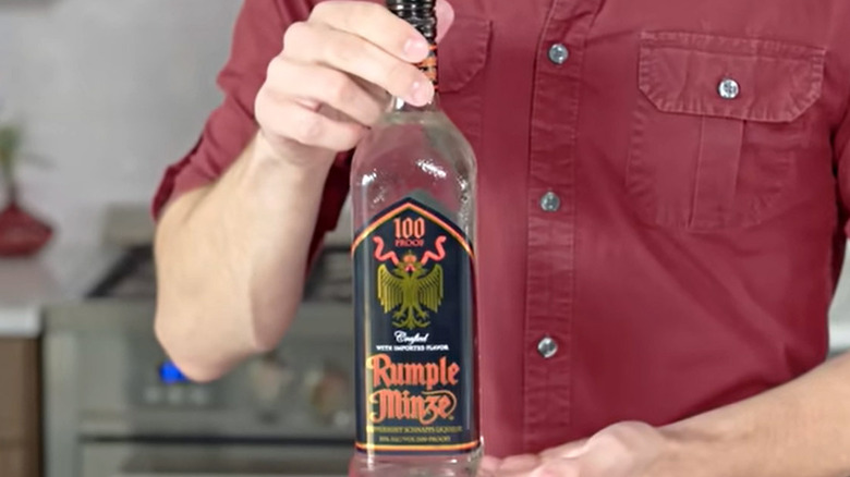 holding Rumple Minze 