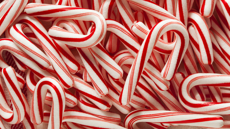 A pile of peppermint candycane