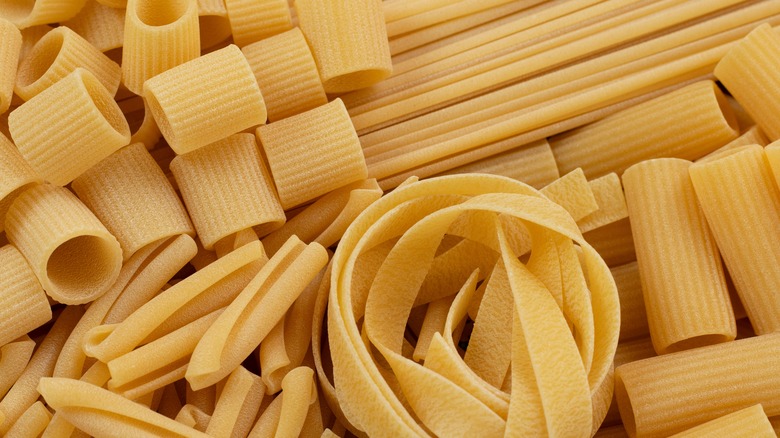 Various bronze-cut pasta shapes