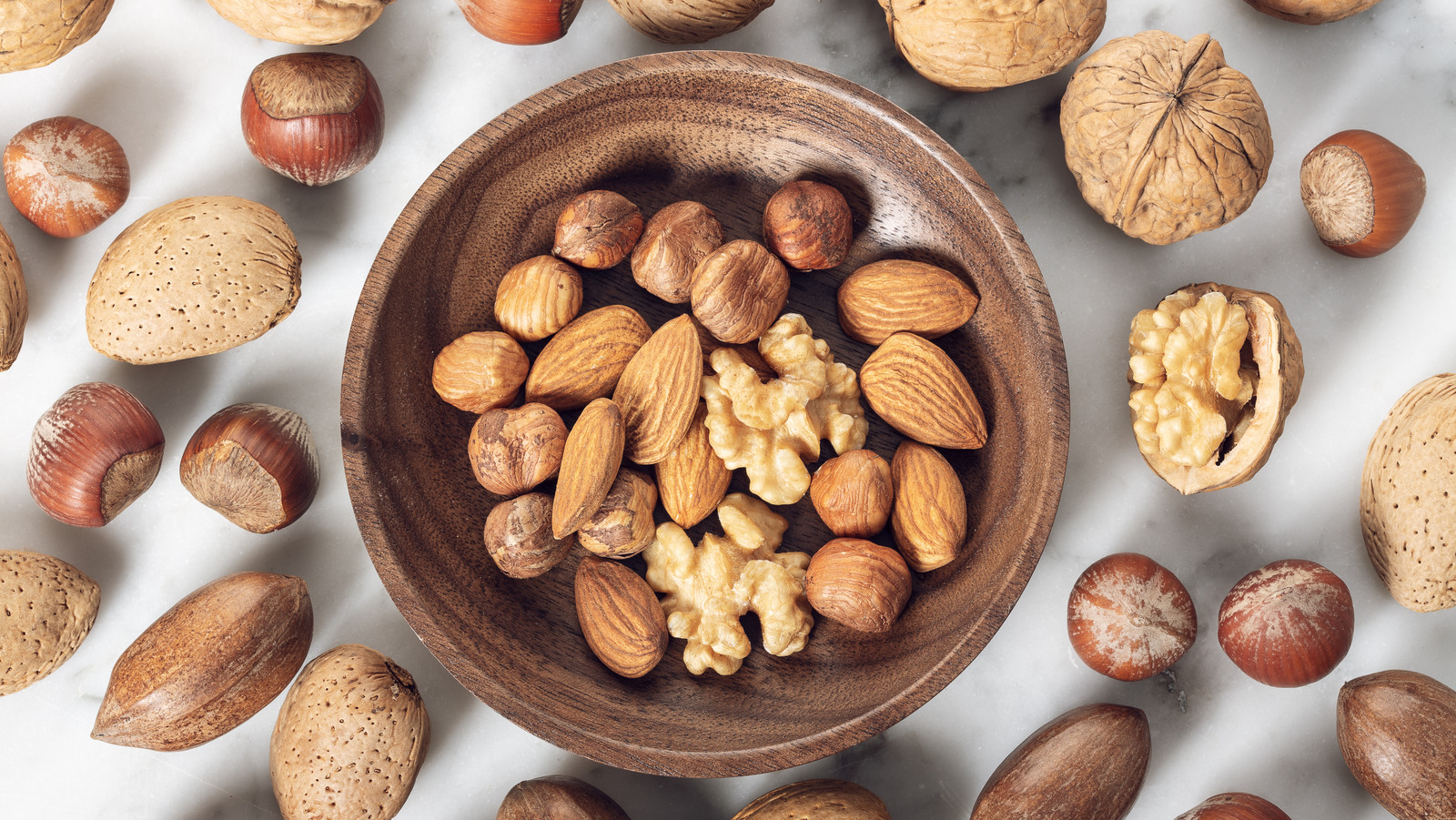 Almonds Vs Walnuts Everything You Need To Know