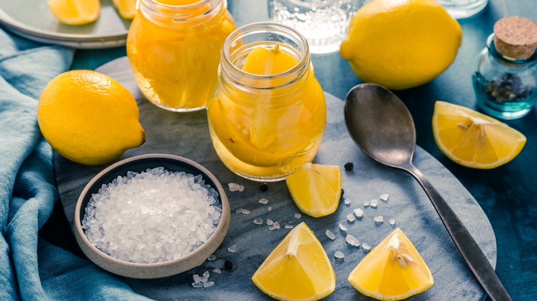 Preserving lemons in jar