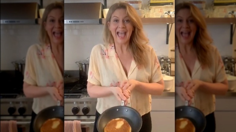 Amanda Freitag flips pancake