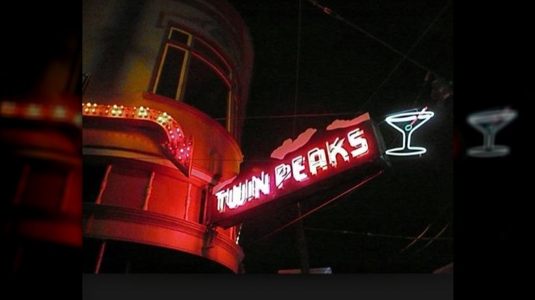 Exterior of the Twin Peaks bar at night 