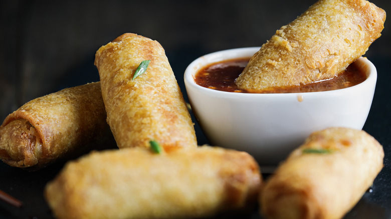 Egg rolls with sauce