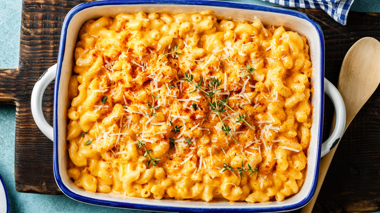 mac and cheese in dish