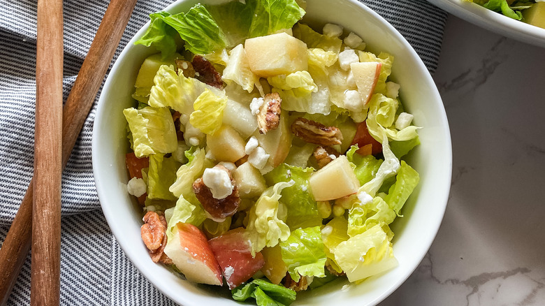 apple goat cheese salad bowl